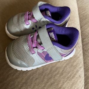Size 4 toddler Nike shoes
